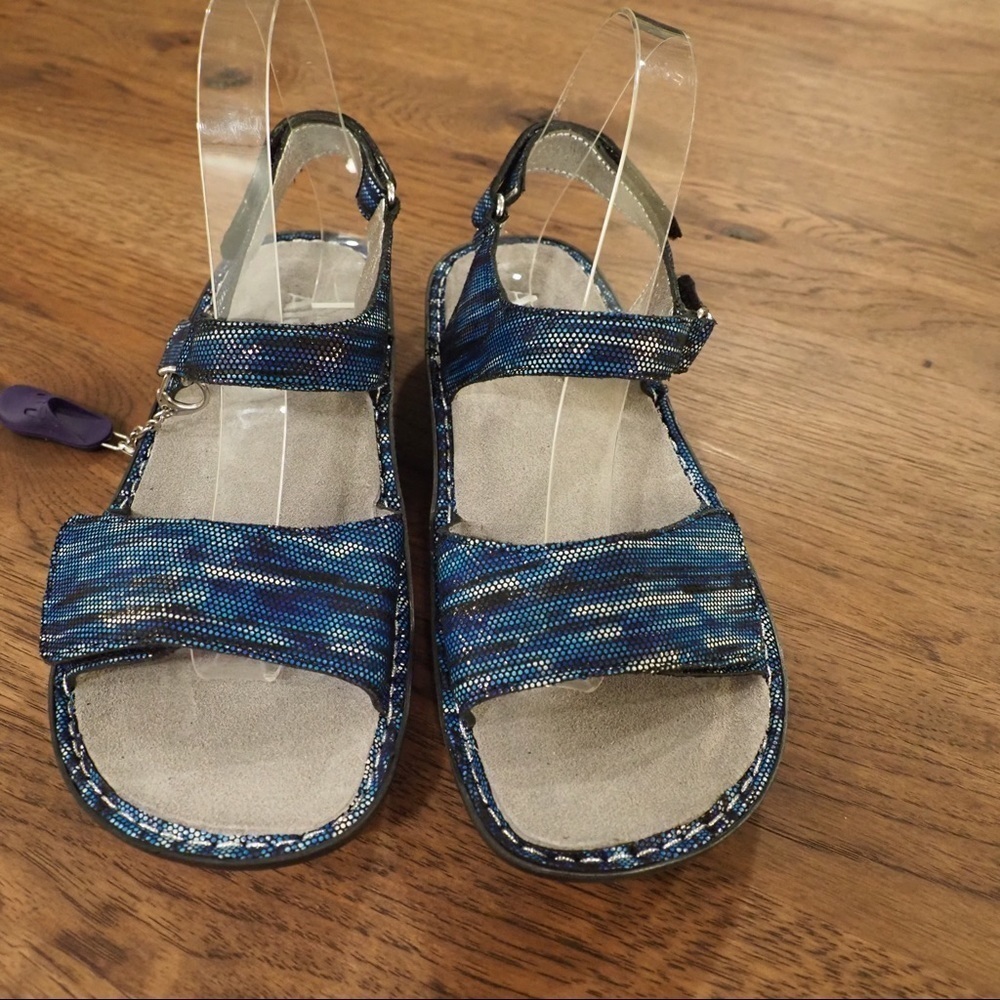 NIB ALEGRIA Patti 38 blue metallic leather sandal - Picture 13 of 16